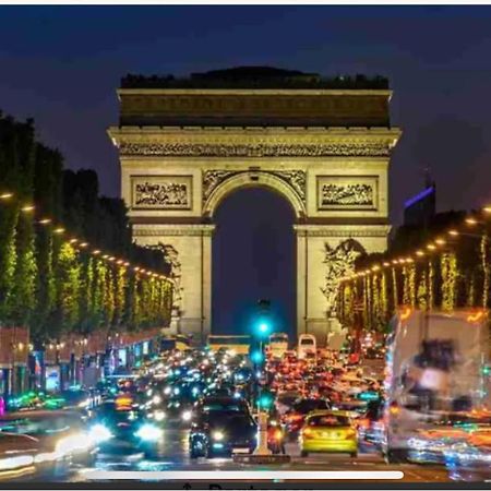 Paris Golden Studio Luaran gambar