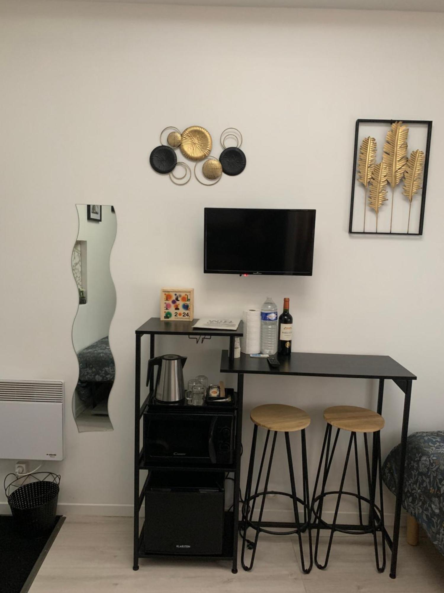Paris Golden Studio Luaran gambar